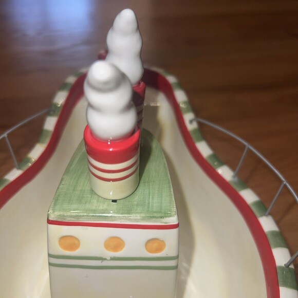 Department 56-St. Nick's Getaways-Cruise Ship Spreader Set, (9.5") #51346 - Picture 7 of 14